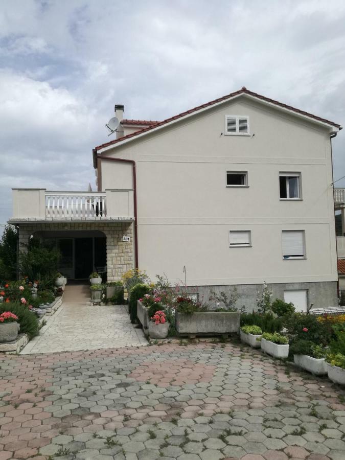 Feel Good Apartment Mundanije Bagian luar foto