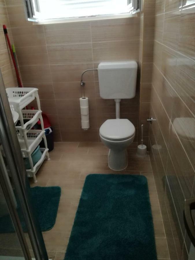 Feel Good Apartment Mundanije Bagian luar foto